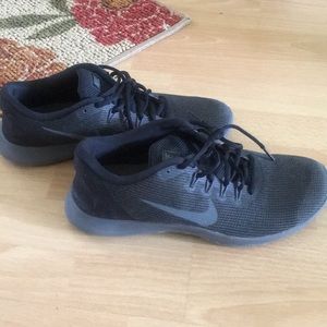 Nike Flex RN shoes